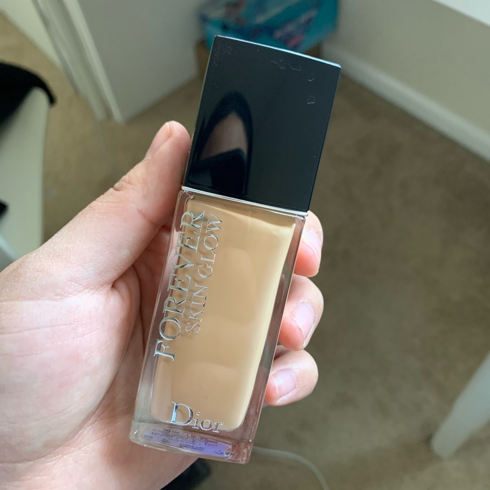 🖤Dior Forever Skin Glow Foundation🖤